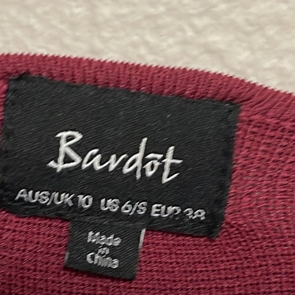 BARDOT Arabella Bell-Sleeve Sheath Dress Size 6 Color Maroon Red - Picture 4 of 5